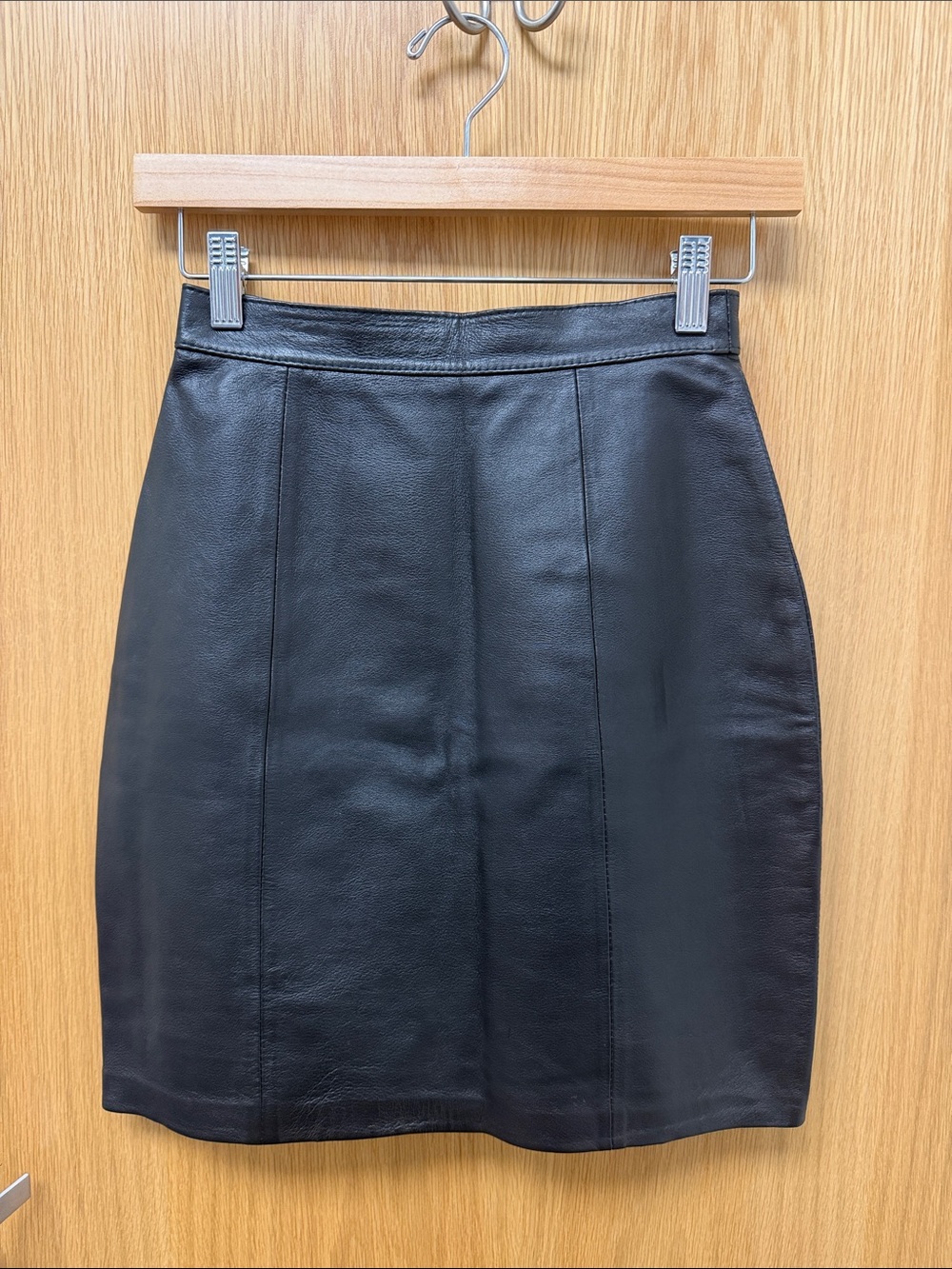 Wilsons Vintage 80s 90s 100% Buttery Soft Leather Black Pencil Mini Skirt Size 6